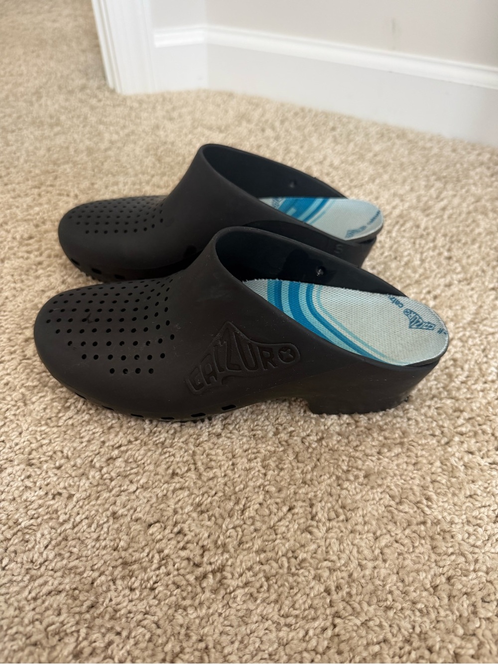 Calzuro Classic Clogs with Holes - Black Size 37-38